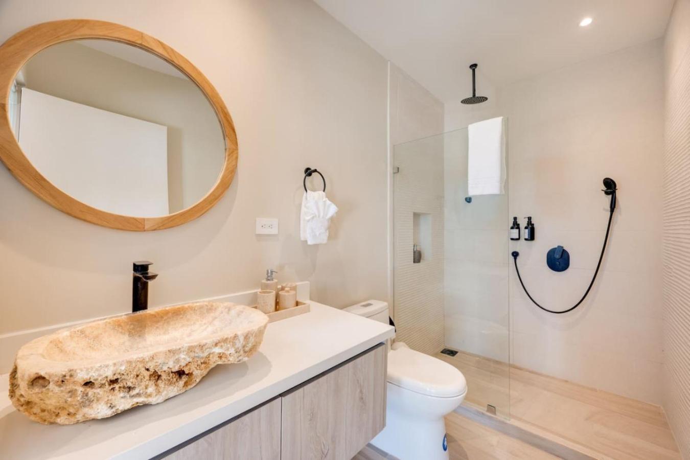 The #7 - Boutique In Flamingo - Ground Level Appartement *