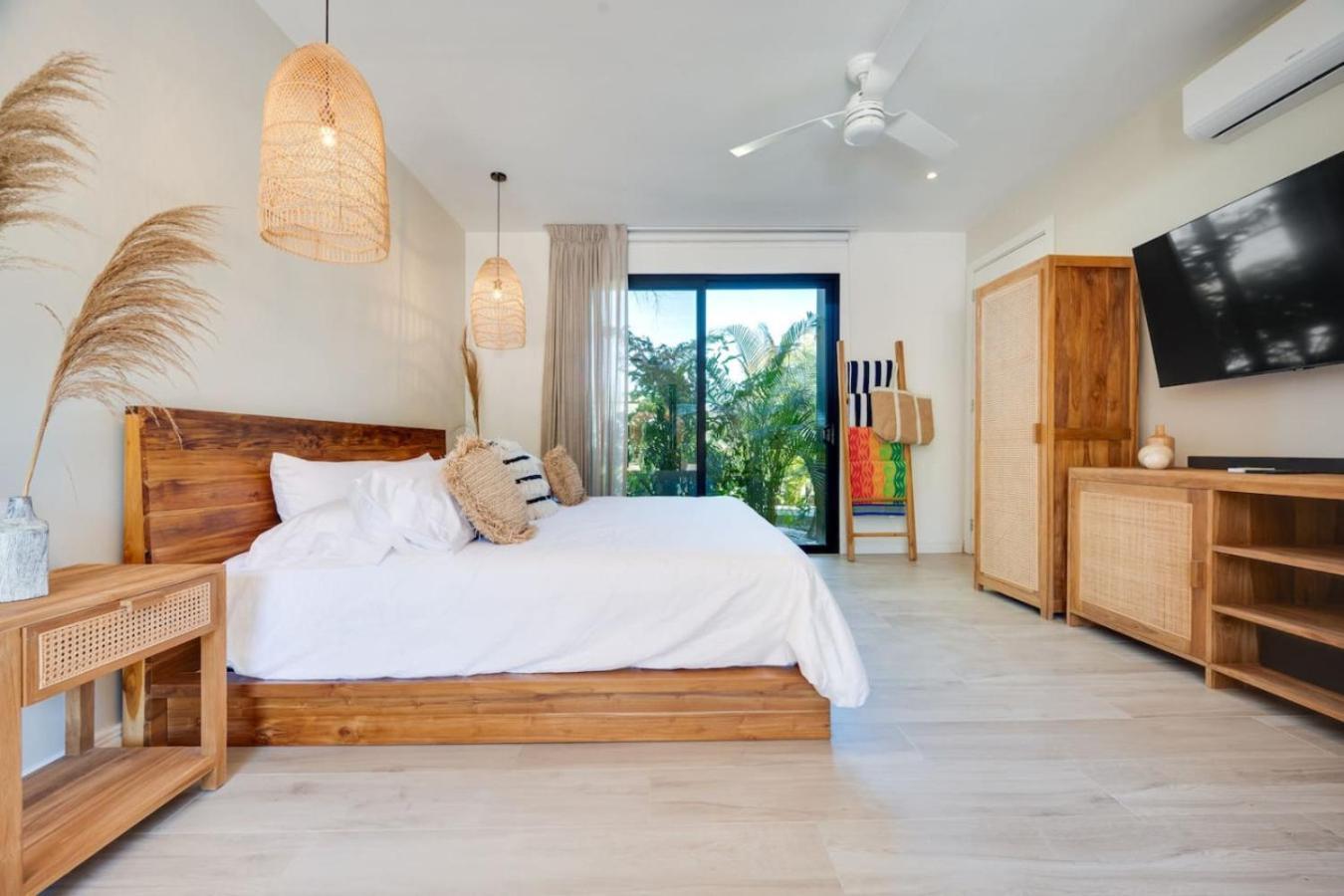 Appartement The #7 - Boutique In Flamingo - Ground Level *